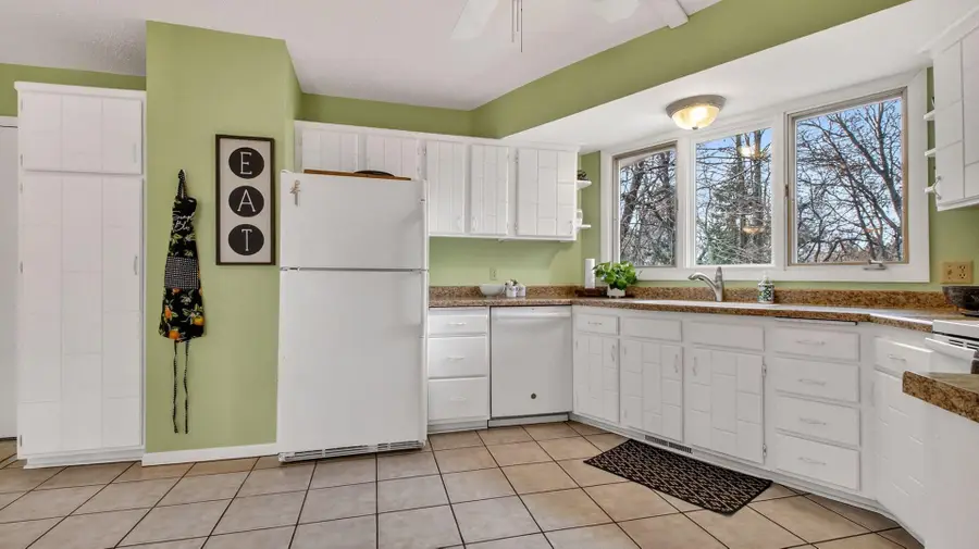 609 Manor Court, Altoona, WI 54720 - #3