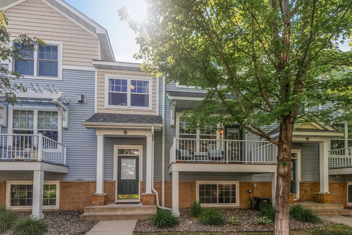 1666 Village Trail E #6, Maplewood, MN 55109 - #1