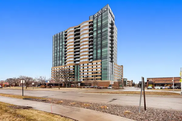 3209 Galleria #1302, Edina, MN 55435