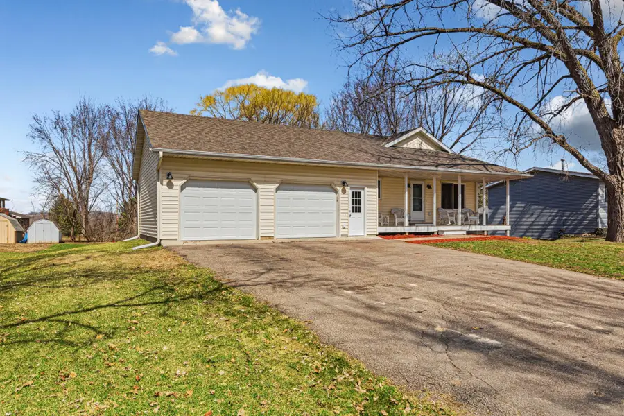 526 Beaver Street E, Belle Plaine, MN 56011 - #3