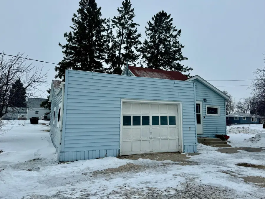 810 2nd Street Ne, Roseau, MN 56751 - #3