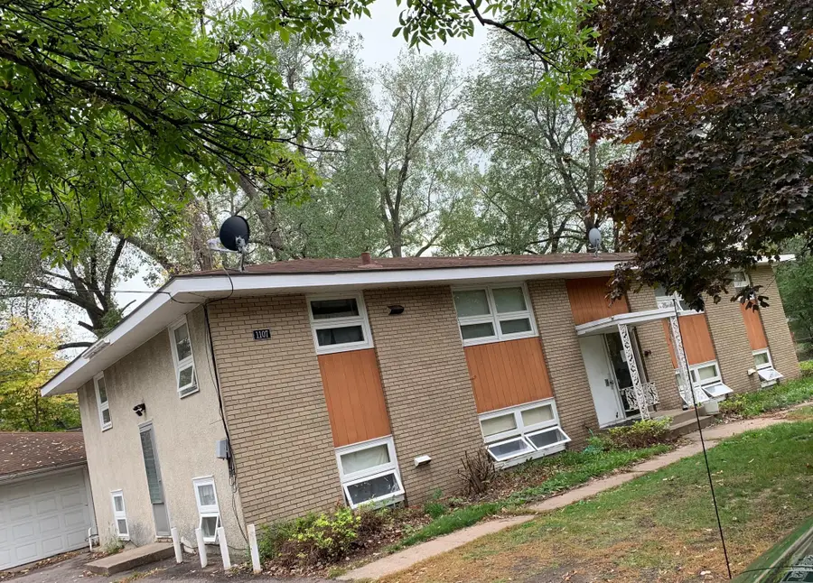 1107 57th Avenue N, Brooklyn Center, MN 55430 - #2