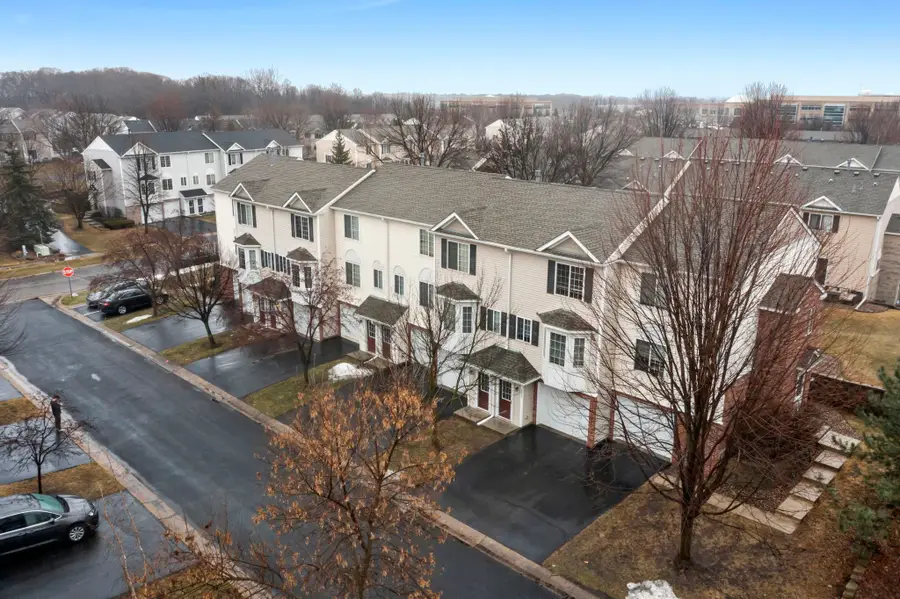 2945 Village Circle, Chanhassen, MN 55317 - #2