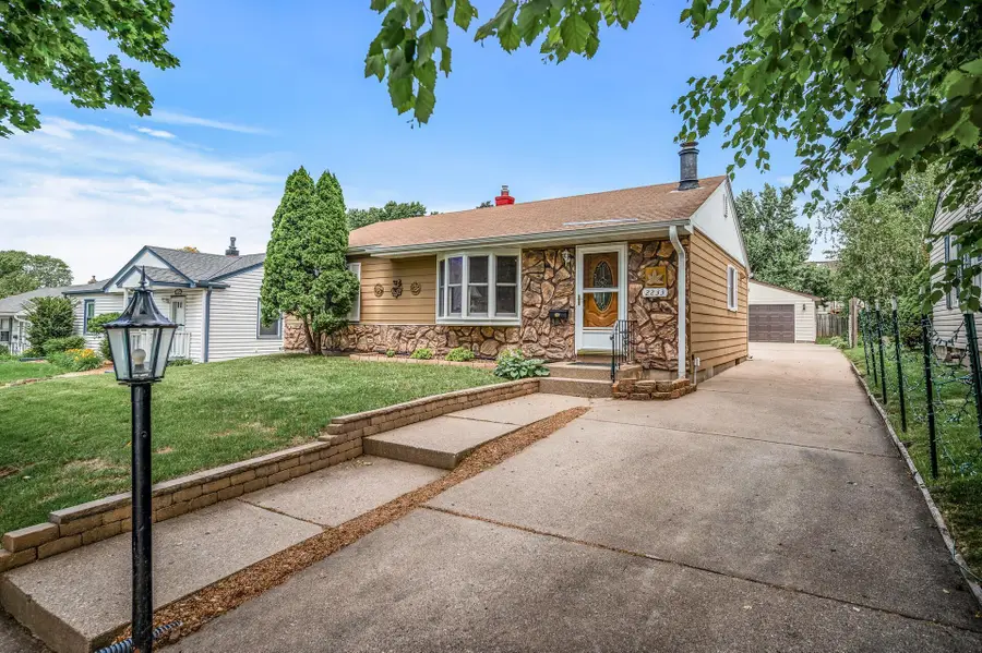 2233 Fremont Avenue E, Saint Paul, MN 55119 - #2