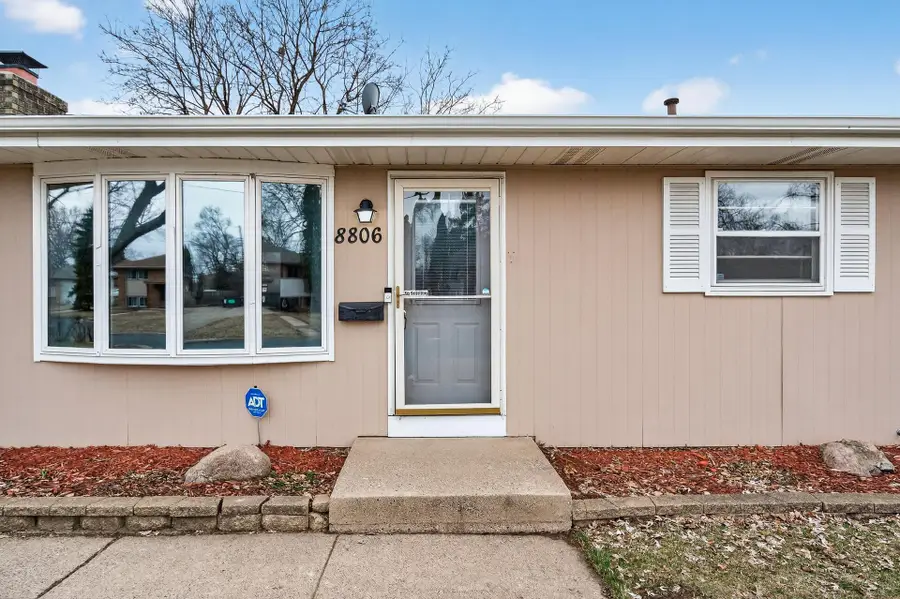 8806 18th Avenue S, Bloomington, MN 55425 - #3
