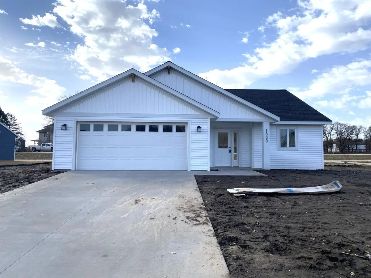 1800 Roberts Drive, Saint Charles, MN 55972 - #1