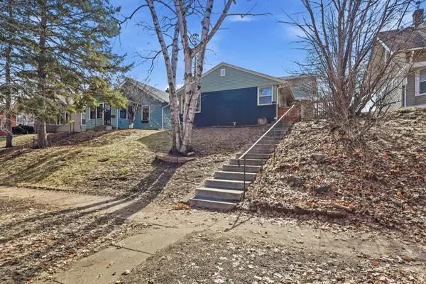 1876 Berkeley Avenue, Saint Paul, MN 55105