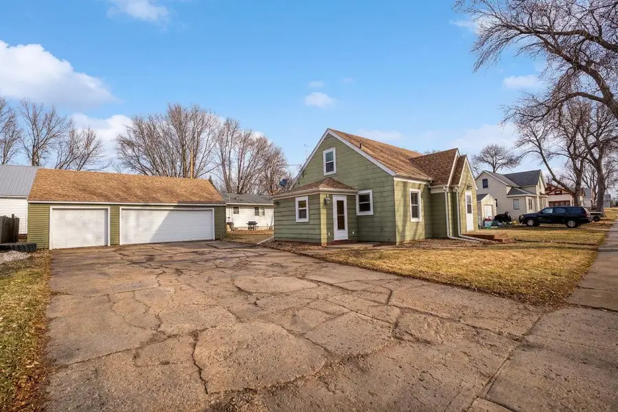 122 1st Avenue Ne, Clara City, MN 56222 - #2