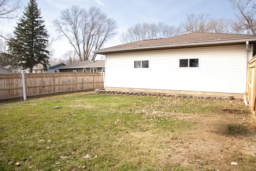 17 Lincoln Avenue, Gaylord, MN 55334 - #3