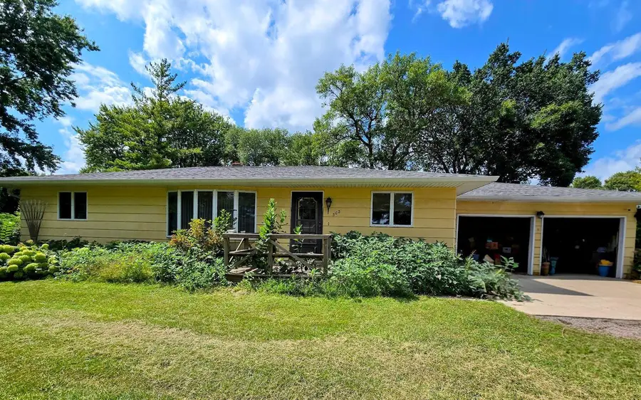 302 8th Avenue Nw, Pipestone, MN 56164 - #2