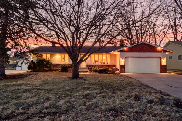 431 Skillman Avenue E, Maplewood, MN 55117