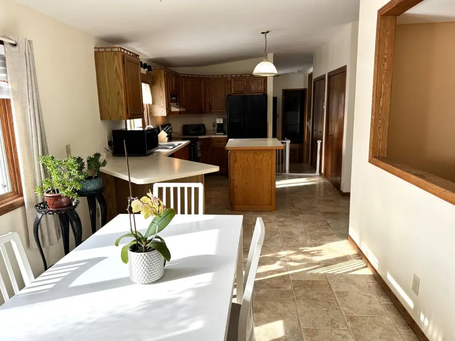 103 8th Street Sw, Roseau, MN 56751 - #3