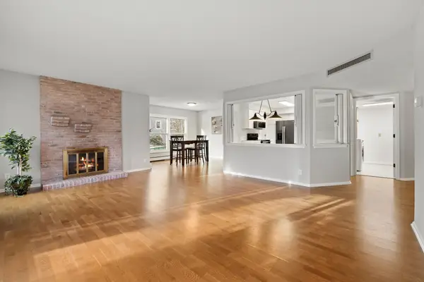 3030 Saint Albans Mill Road #115, Minnetonka, MN 55305