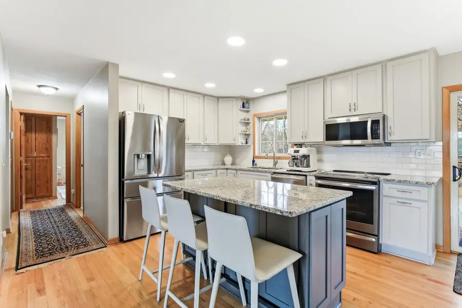 4835 Lakeview Drive, Shoreview, MN 55126 - #2