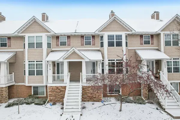 2821 Arona Street, Roseville, MN 55113