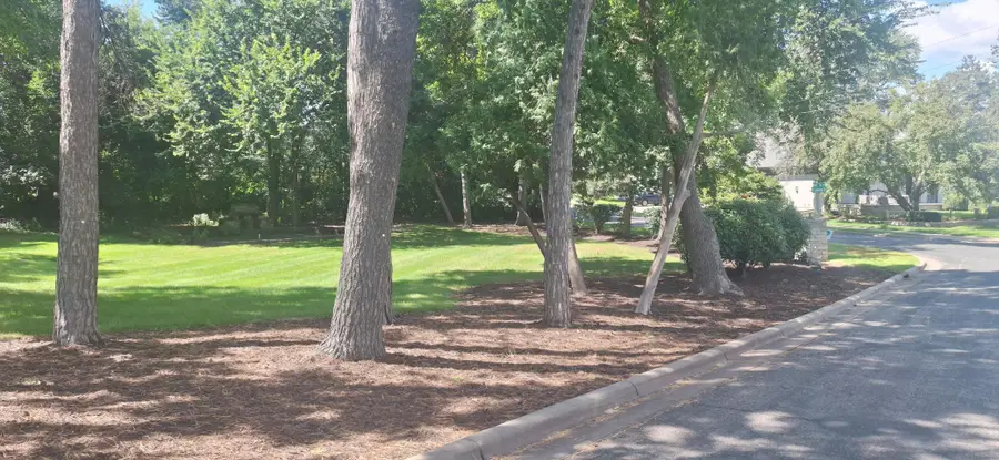 4900 Lakeview Drive, Edina, MN 55424 - #2