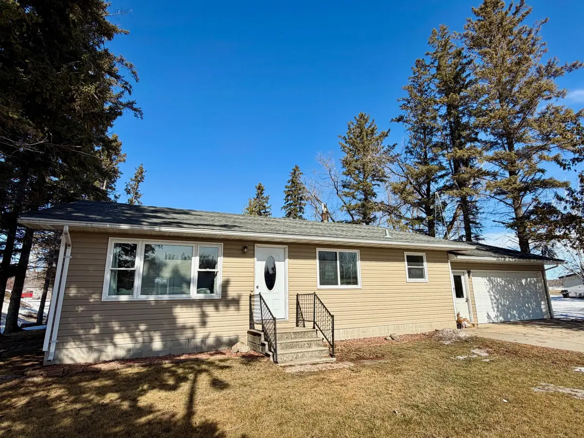 1015 3rd Street Ne, Roseau, MN 56751 - #1