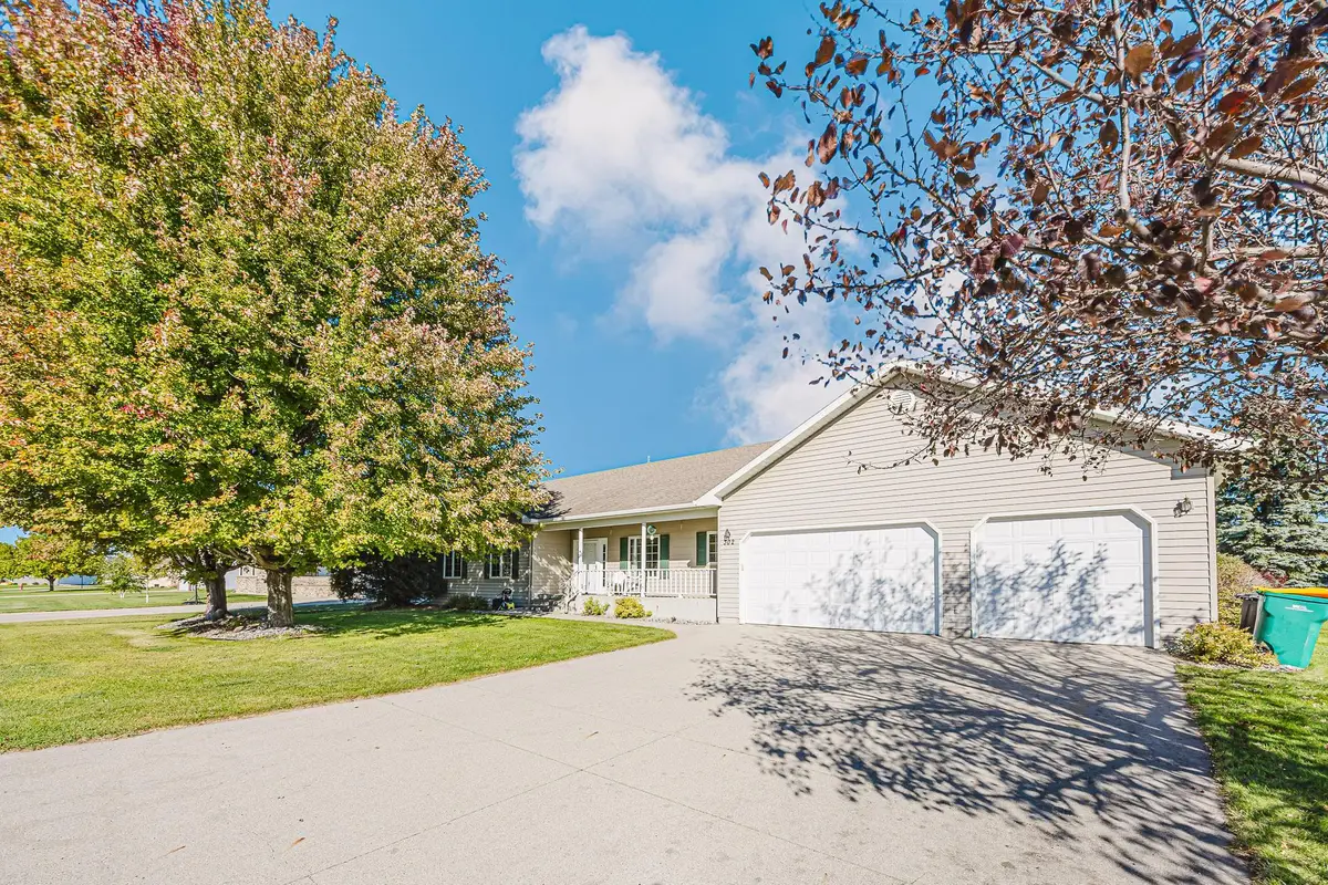 302 Fairway Drive, Casselton, ND 58012 - #1