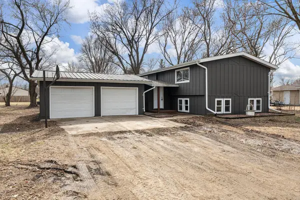 633 3rd Street Ne, Blooming Prairie, MN 55917