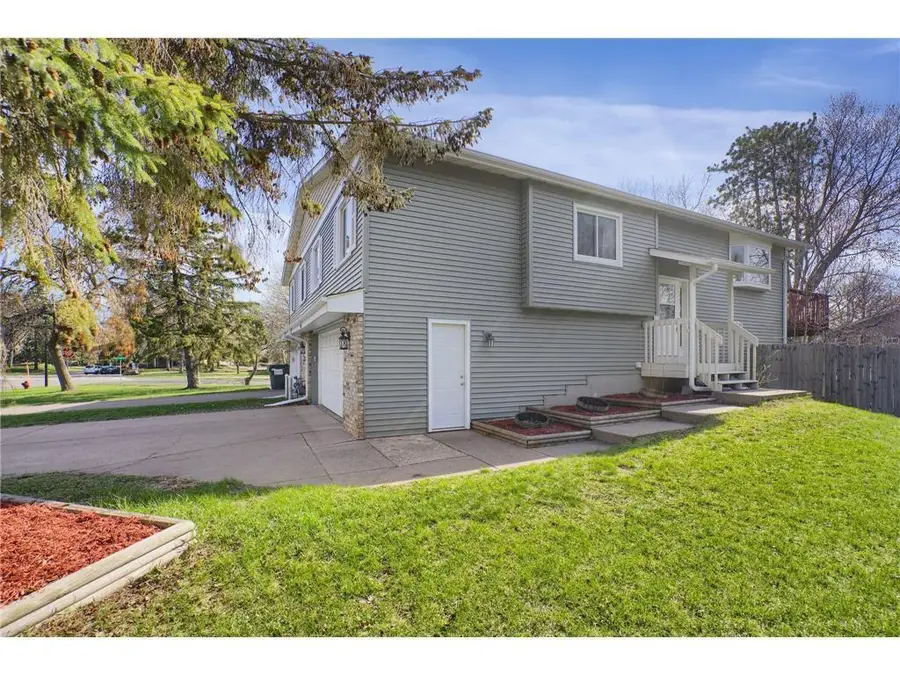 9458 Able Street Ne, Blaine, MN 55434 - #2