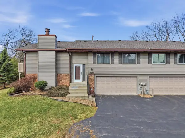 1072 Amble Drive, Shoreview, MN 55126