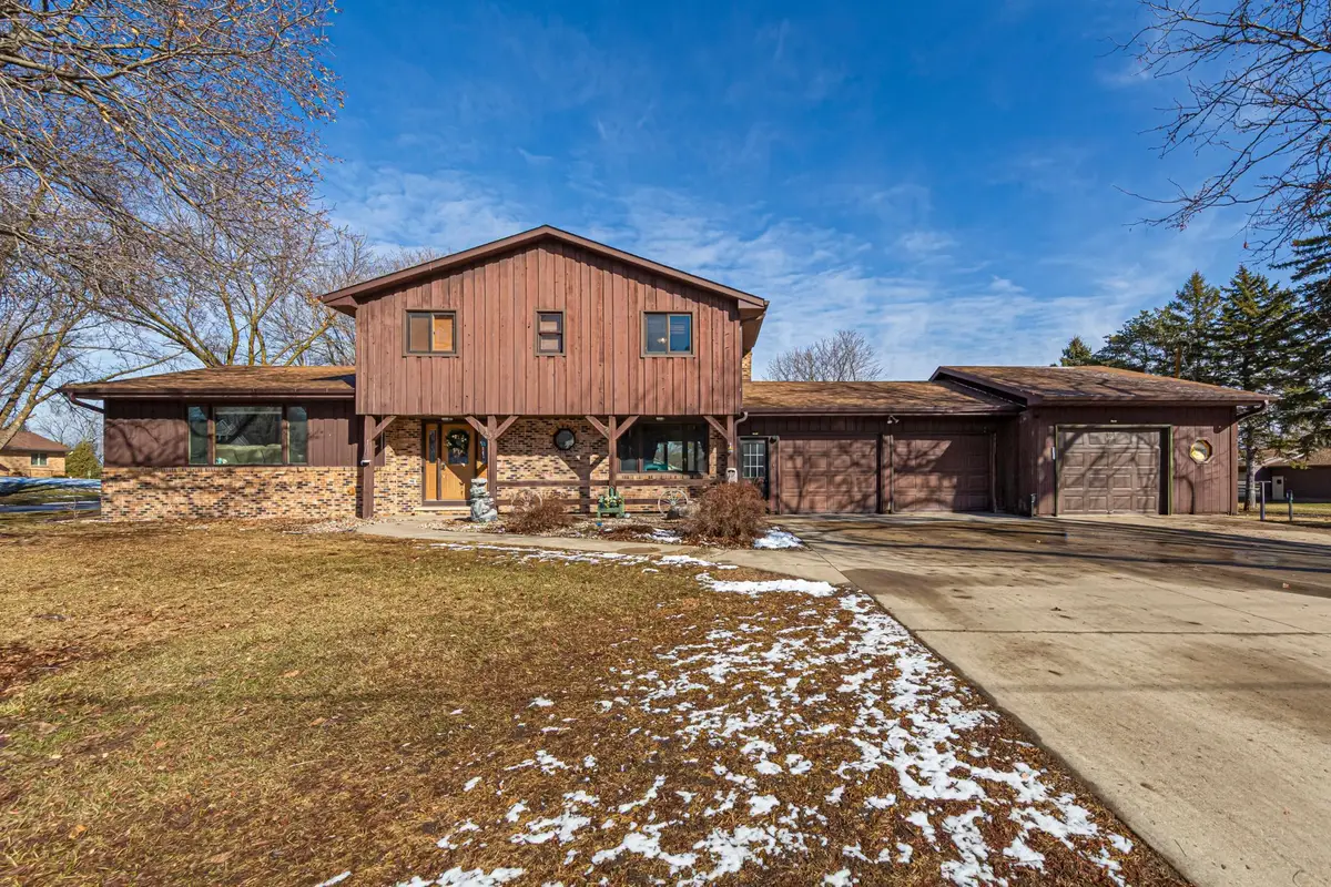 255 W 7th Street, Gibbon, MN 55335 - #1