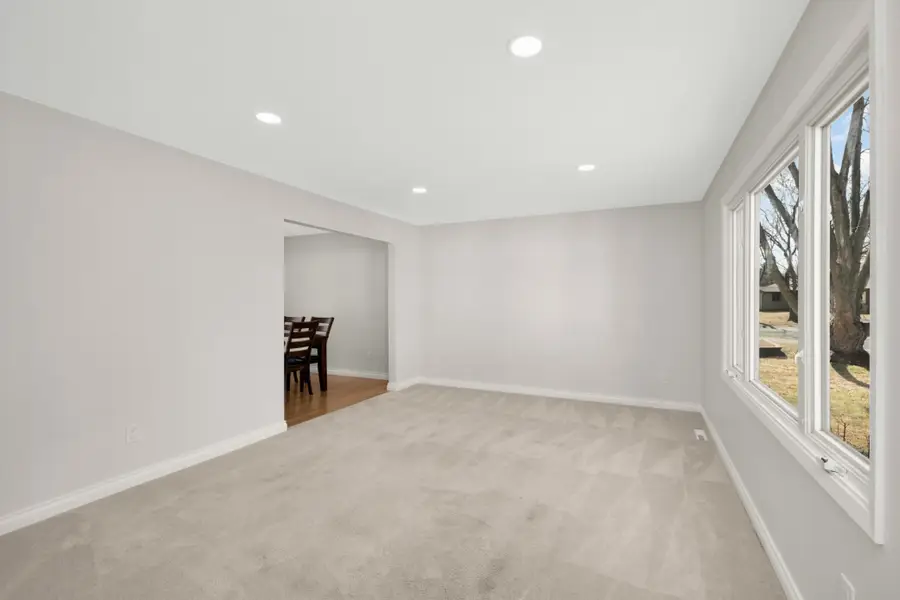 7495 Saratoga Drive, Chanhassen, MN 55317 - #2