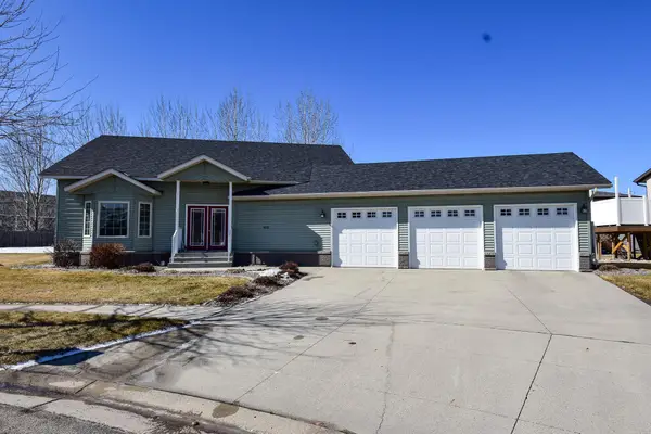 913 41st Avenue S, Moorhead, MN 56560