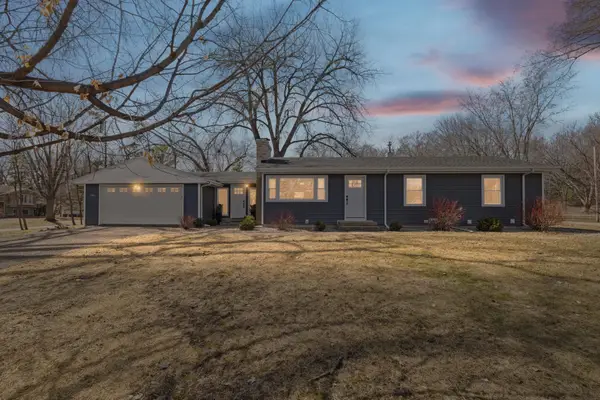 105 Saratoga Lane N, Plymouth, MN 55441