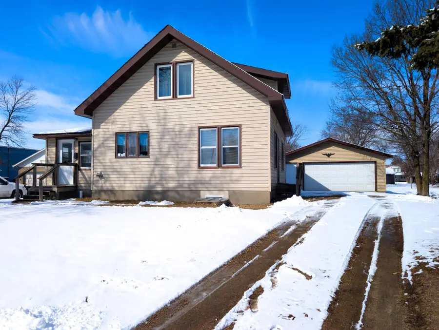 323 3rd Avenue Nw, Perham, MN 56573 - #2