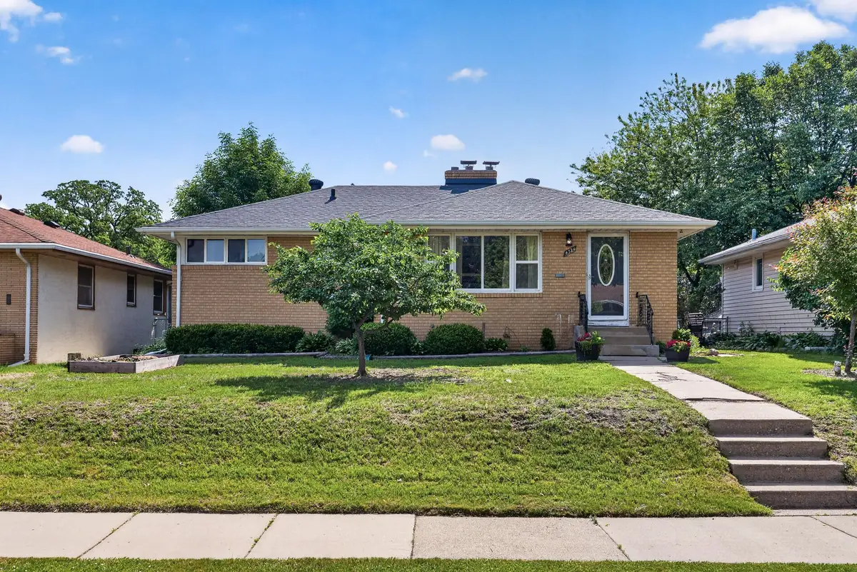 4324 Queen Avenue N, Minneapolis, MN 55412 - #1