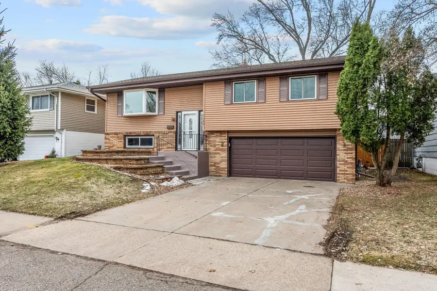 1460 Hoyt Avenue E, Saint Paul, MN 55106 - #2