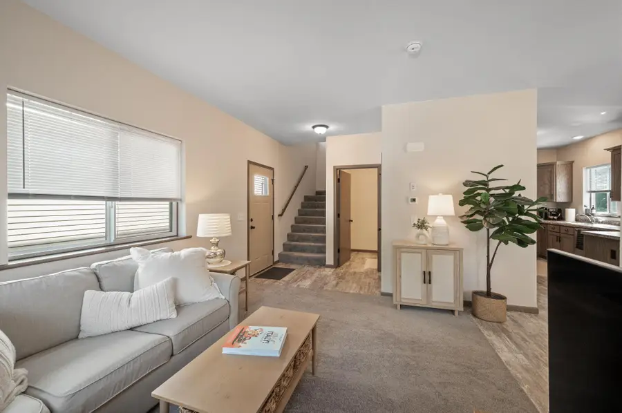 1048 Dayton Avenue, Saint Paul, MN 55104 - #3