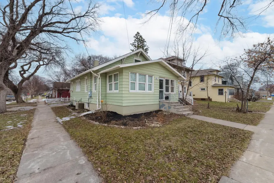 921 4th Street N, Fargo, ND 58102 - #2