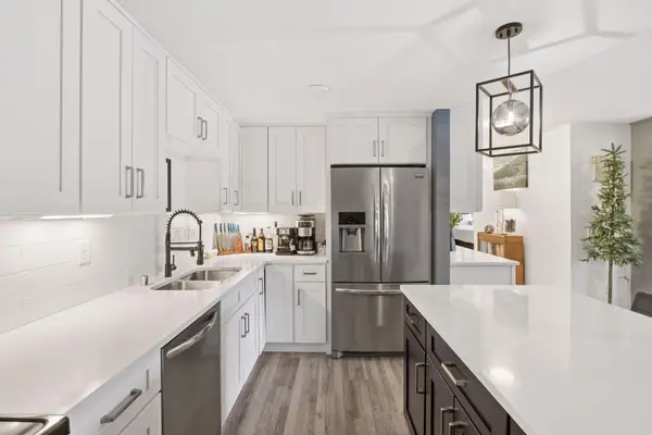 10401 Cedar Lake Road #410, Minnetonka, MN 55305