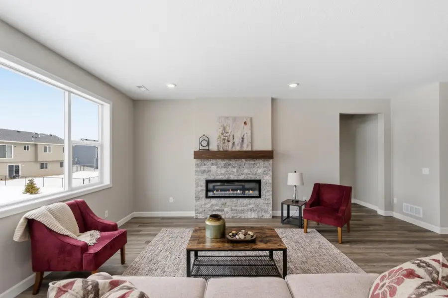 1423 Victory Lane Ne, Isanti, MN 55040 - #3