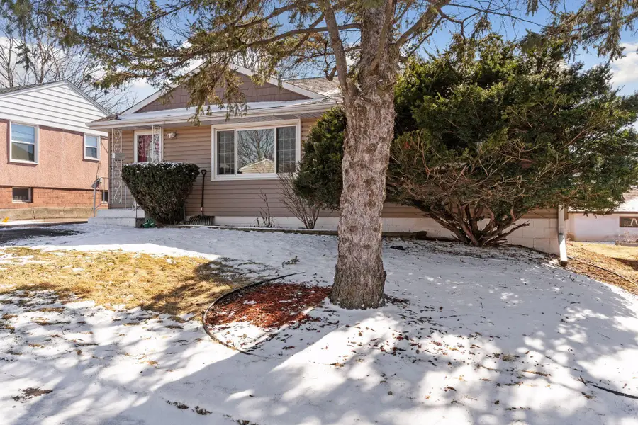 1726 Hyacinth Avenue E, Saint Paul, MN 55106 - #2