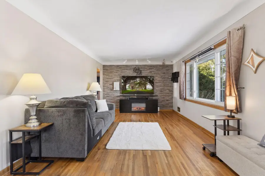 1726 Hyacinth Avenue E, Saint Paul, MN 55106 - #3