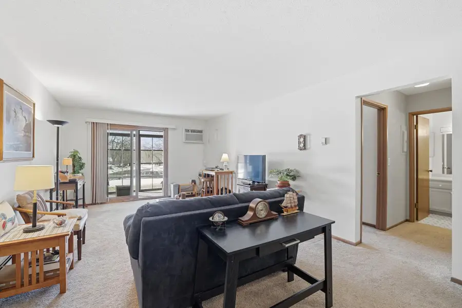 2700 Oxford Street N #102, Roseville, MN 55113 - #3