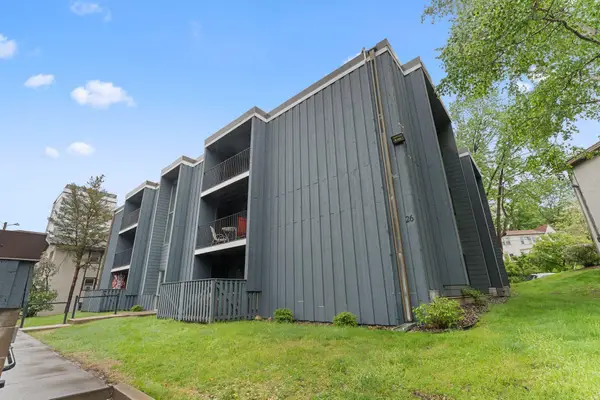 26 Arthur Avenue Se #304, Minneapolis, MN 55414