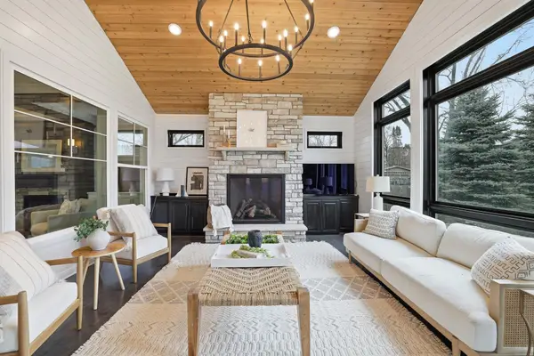 635 Niagara Lane N, Plymouth, MN 55447