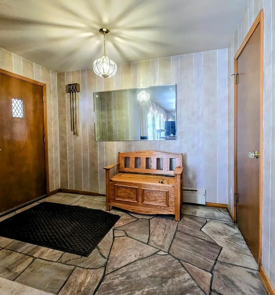 910 3rd Avenue Sw, Pipestone, MN 56164 - #3