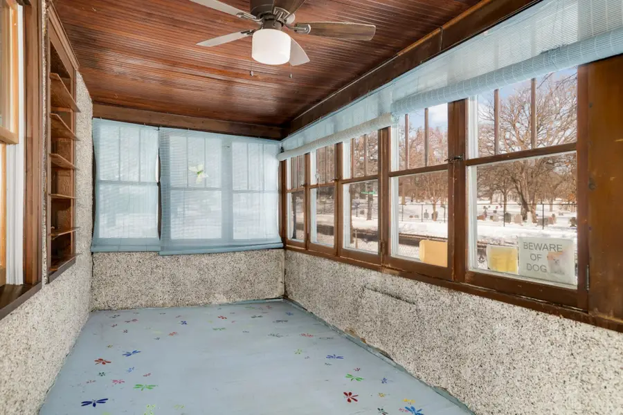 16 Sycamore Street E, Saint Paul, MN 55117 - #3