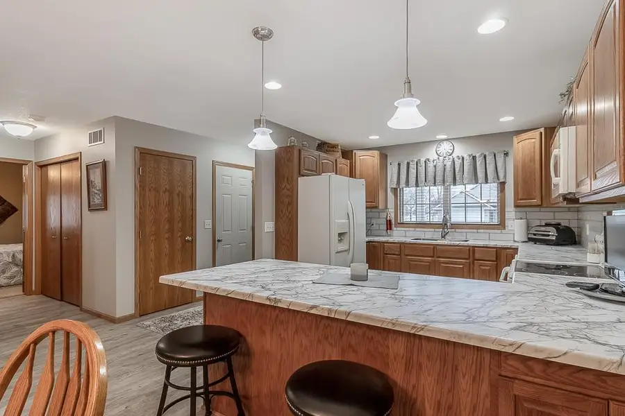 1447 10th Street N, New Ulm, MN 56073 - #3