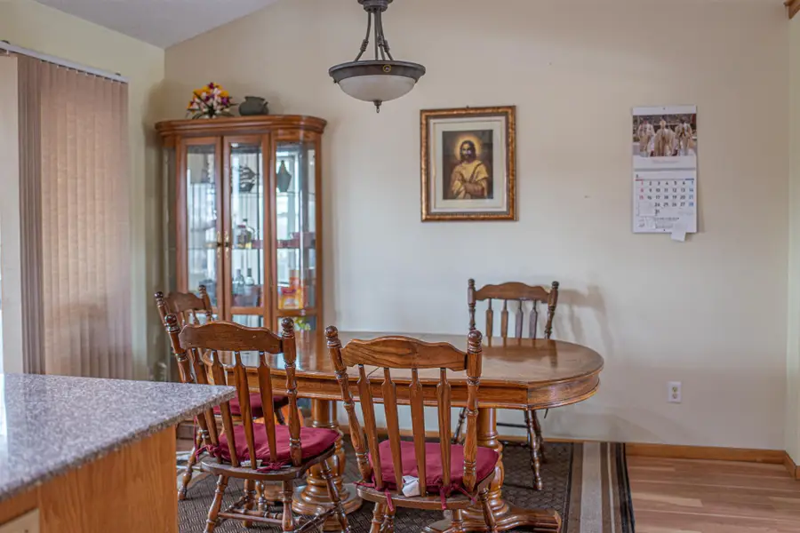 1242 Myrtle Street N, Maplewood, MN 55119 - #3