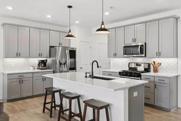 5346 94th Lane N, Brooklyn Park, MN 55443