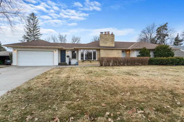 5009 W 56th Street, Edina, MN 55436
