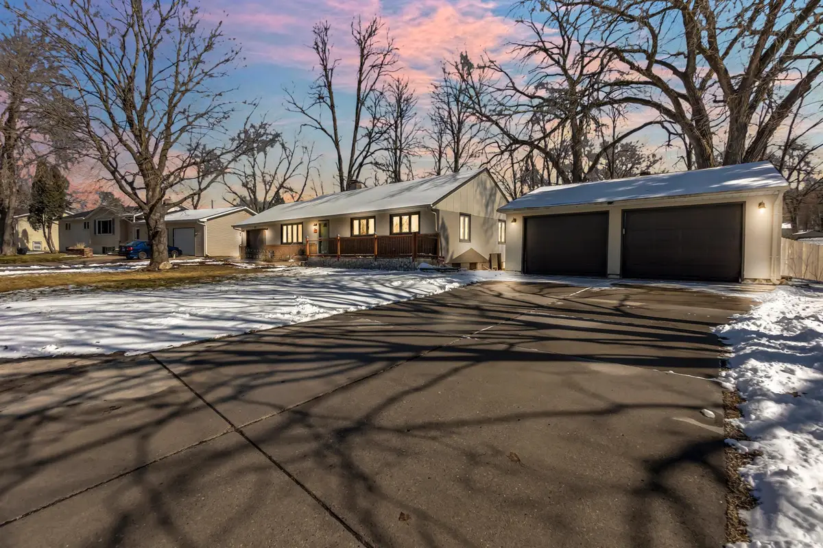 1894 Maryknoll Avenue N, Maplewood, MN 55109 - #1