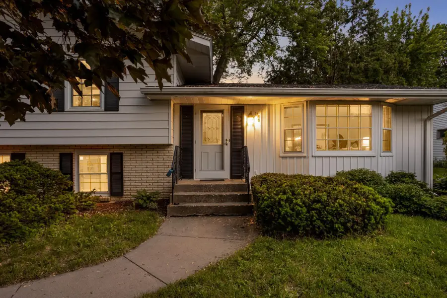 1740 Stanbridge Avenue, Roseville, MN 55113 - #3