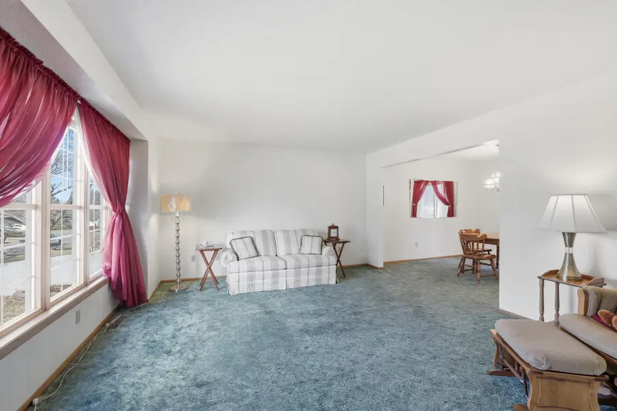 1707 Thornhill Lane, Woodbury, MN 55125 - #3